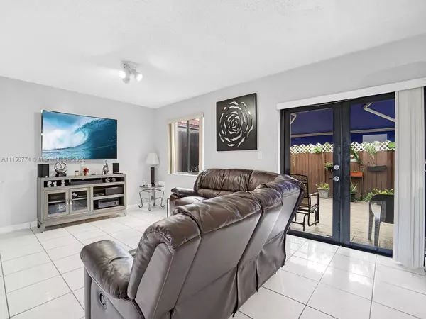 Sweetwater, FL 33174,11522 SW 7th St