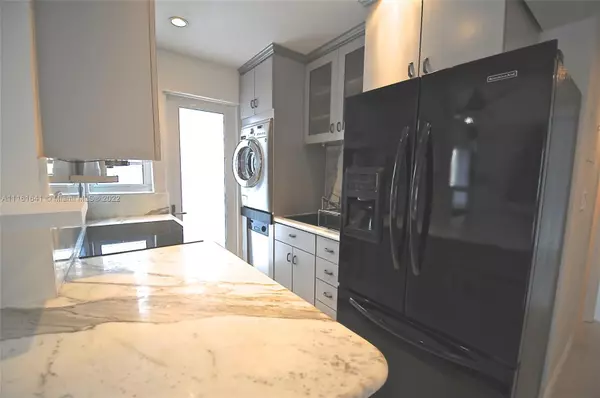 Miami Beach, FL 33139,900 Euclid Ave #8