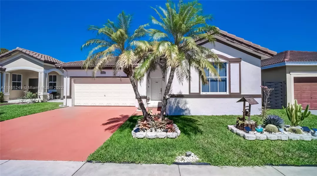 7953 NW 198th St, Miami Gardens, FL 33015