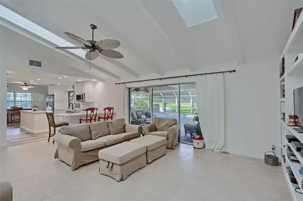 Palm Beach Gardens, FL 33418,9 Thurston Dr