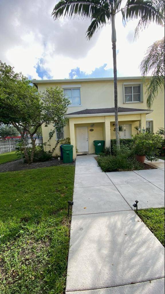 19516 SW 103rd Ct #8-8, Cutler Bay, FL 33157