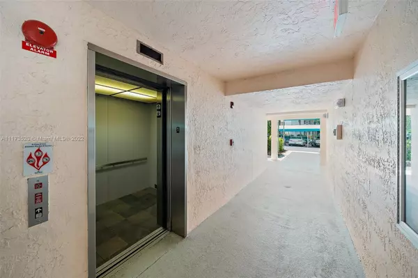 Hutchinson Island, FL 34996,5799 NE Island Cove Way #1202