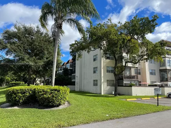 Plantation, FL 33313,7100 NW 17th St #110