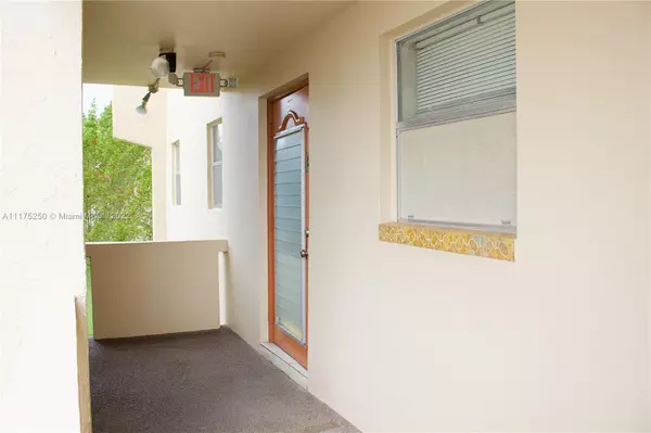 Sunrise, FL 33322,7891 N Sunrise Lakes Dr #201