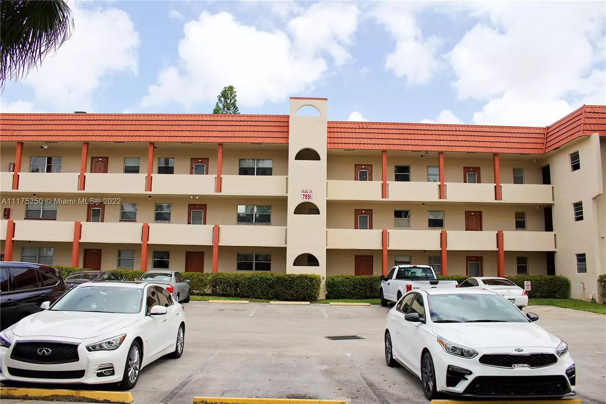 Sunrise, FL 33322,7891 N Sunrise Lakes Dr #201
