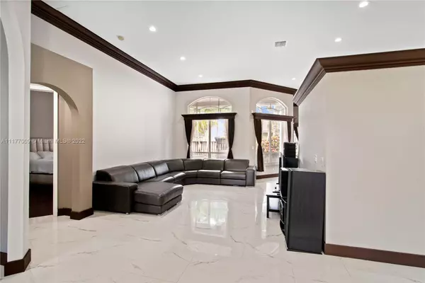 Pembroke Pines, FL 33028,13742 NW 16th St