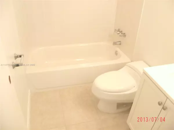 Lauderdale Lakes, FL 33311,2000 NW 38th Ter #801
