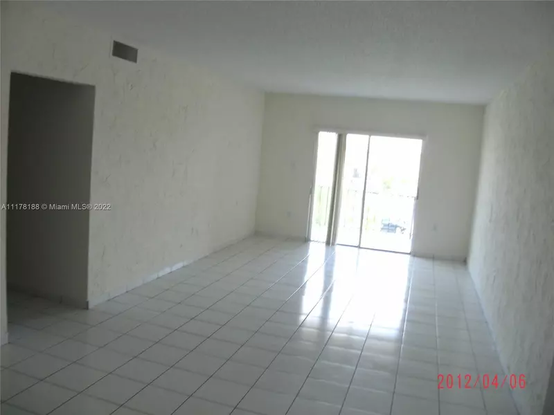 5100 SW 41st St #PH5, Pembroke Park, FL 33023