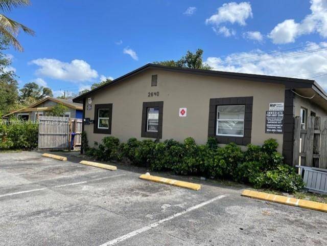 2640 NW 2nd St, Pompano Beach, FL 33069