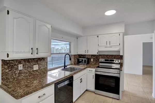 Sunrise, FL 33323,11640 NW 32nd manor