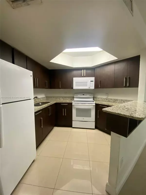 Doral, FL 33166,8363 Lake Dr #306