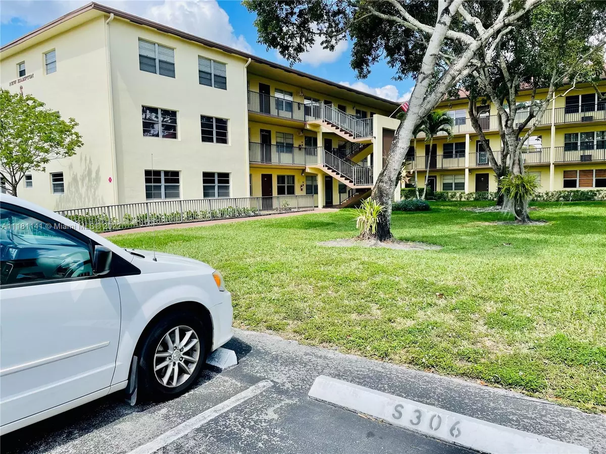 Pembroke Pines, FL 33027,13455 SW 3rd St #102S