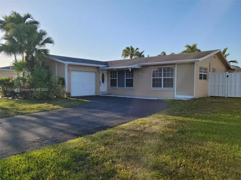 8831 NW 7th St, Pembroke Pines, FL 33024