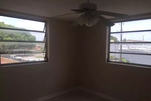 North Miami, FL 33161,13655 NE 10th Ave #210