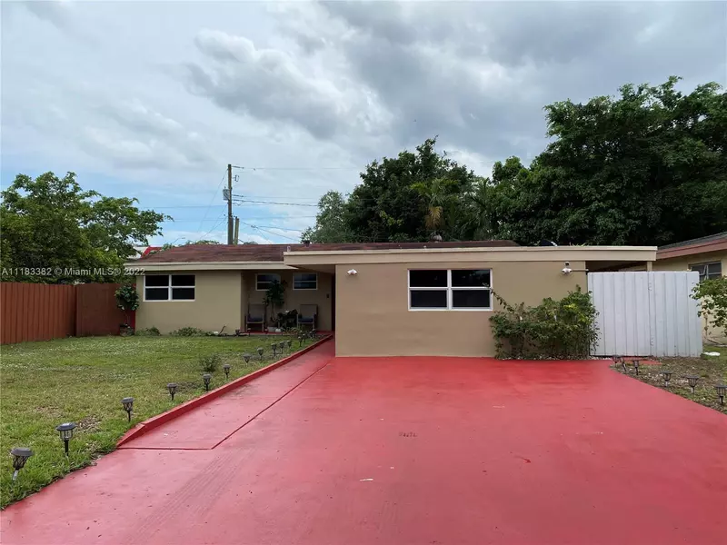 580 NE 164 St, Miami, FL 33162