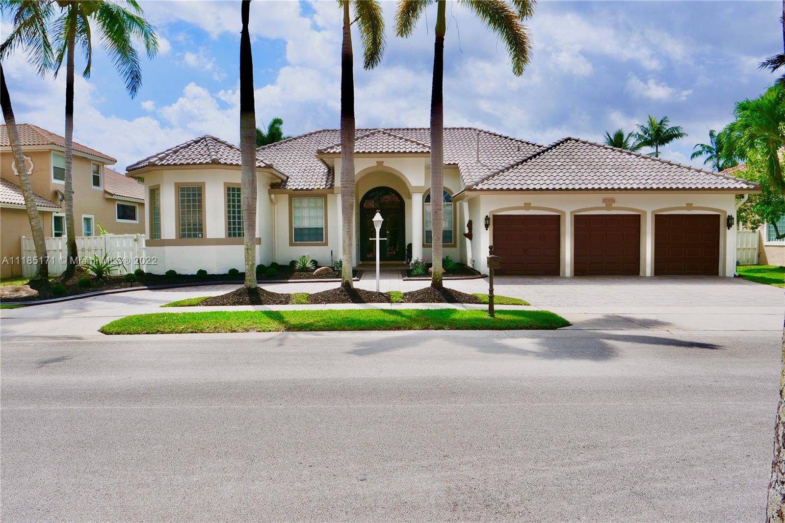 13742 NW 18th Ct, Pembroke Pines, FL 33028
