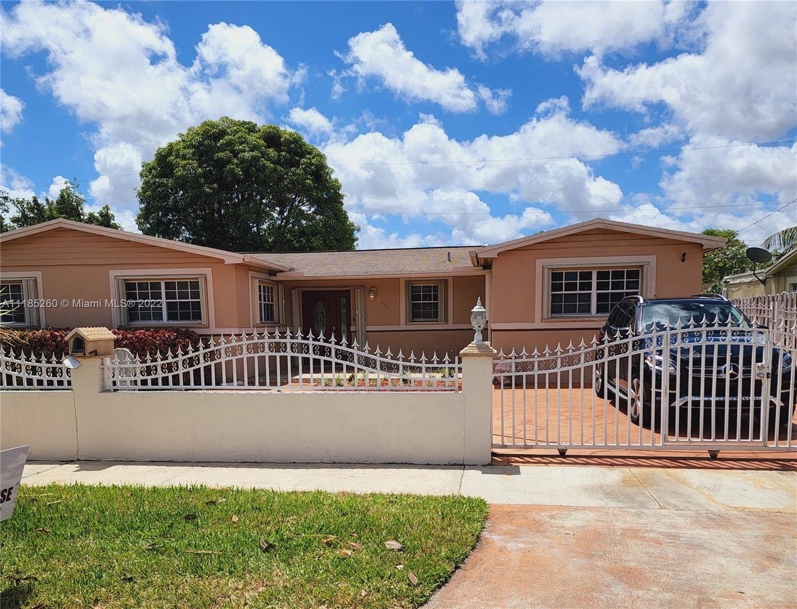 1320 NW 196th Ter, Miami Gardens, FL 33169