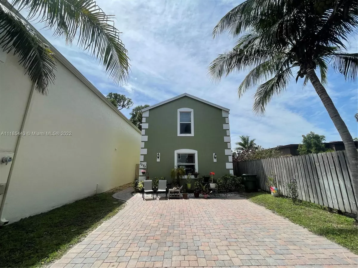 Palm Springs, FL 33461,3238 Johns Pl