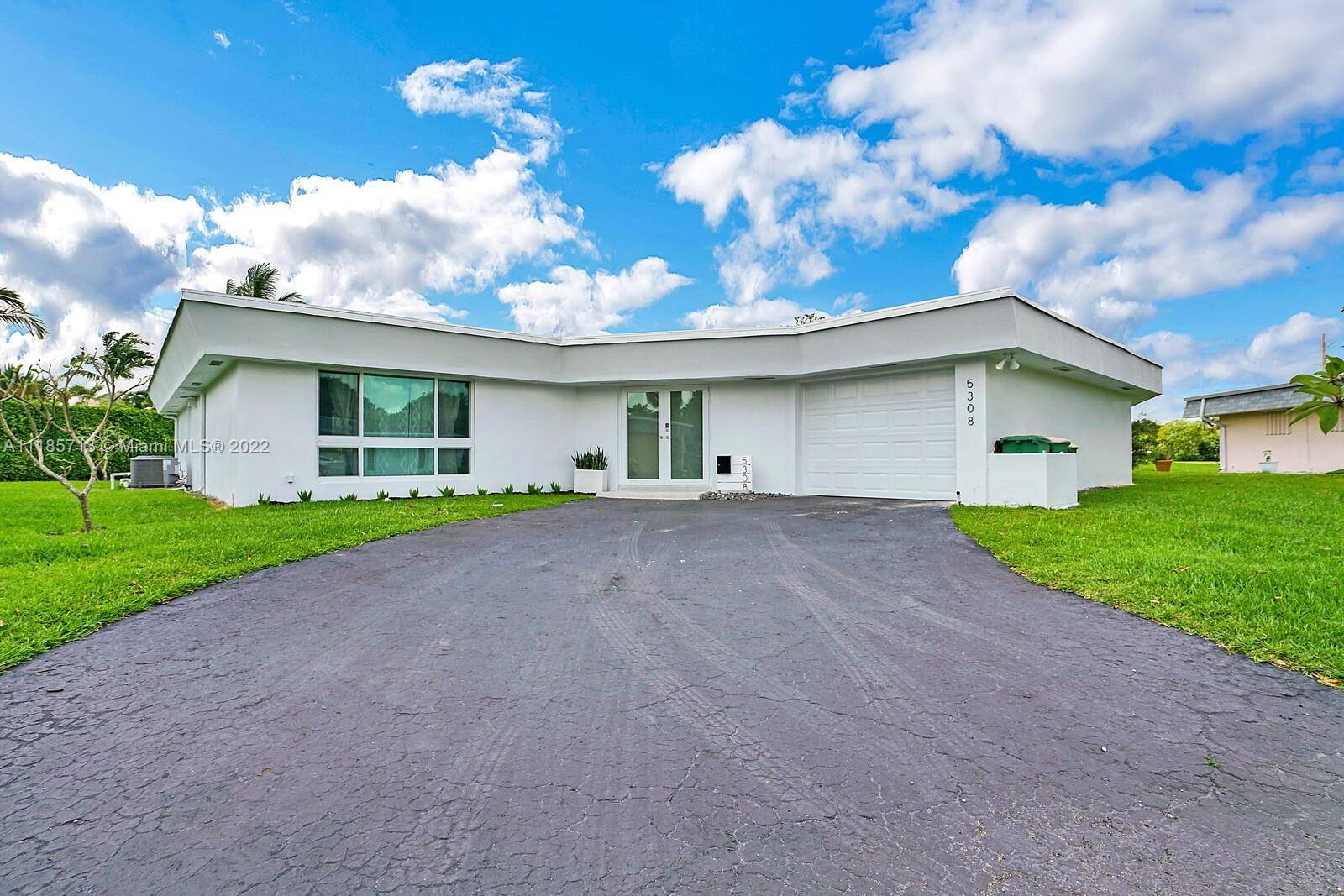 5308 W Palm Cir, Tamarac, FL 33319
