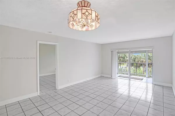 Hollywood, FL 33021,1201 Hillcrest Ct #305