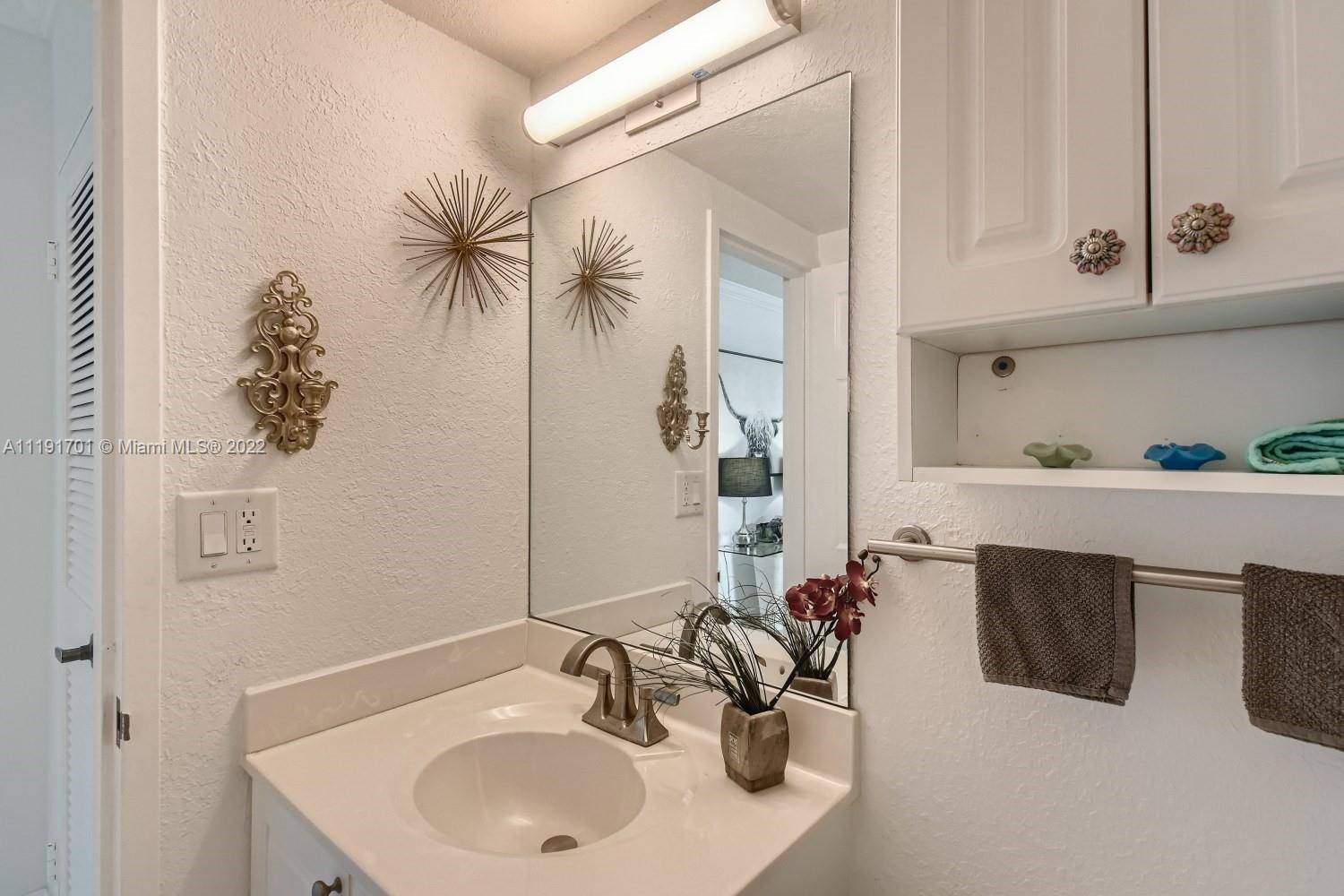 Hollywood, FL 33019,2501 S Ocean Dr #339