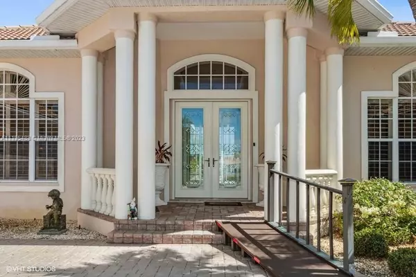 Punta Gorda, FL 33950,1524 Columbian Drive