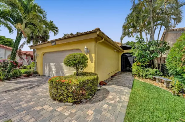 Boynton Beach, FL 33437,5739 Lakeview Mews Cir