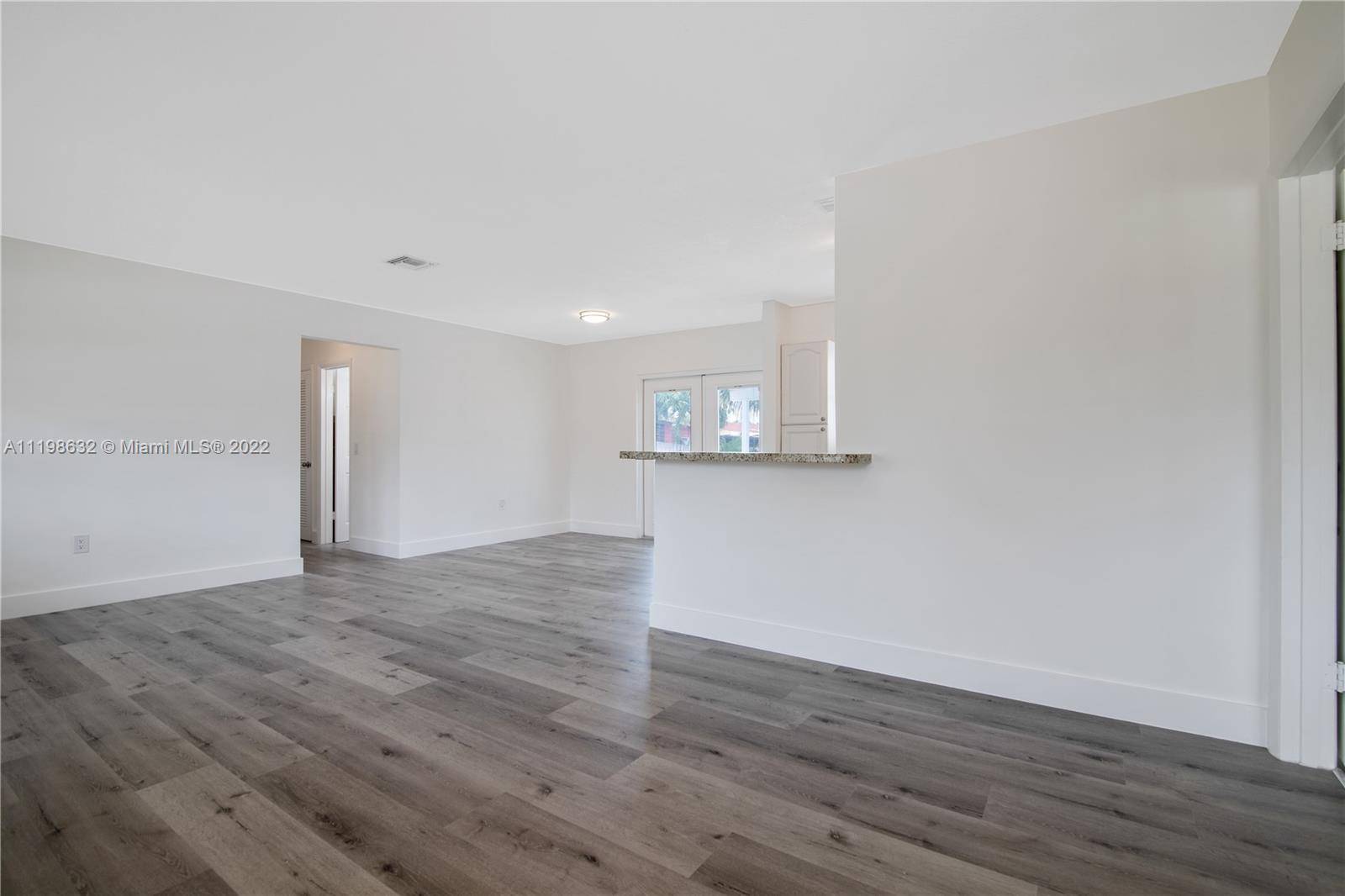 Pembroke Pines, FL 33024,8370 Taft St