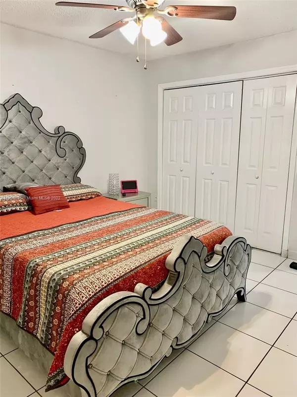 Hialeah, FL 33016,2775 W 52nd St #310