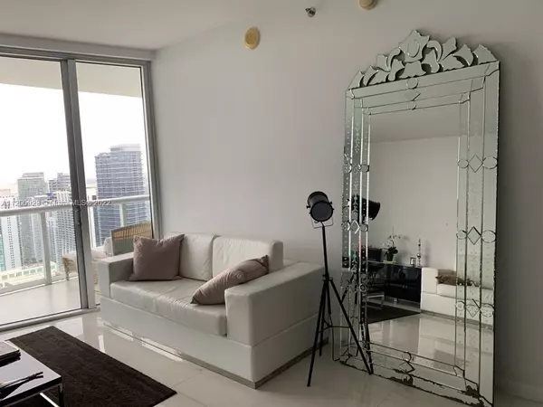 Miami, FL 33131,495 Brickell Ave #5607