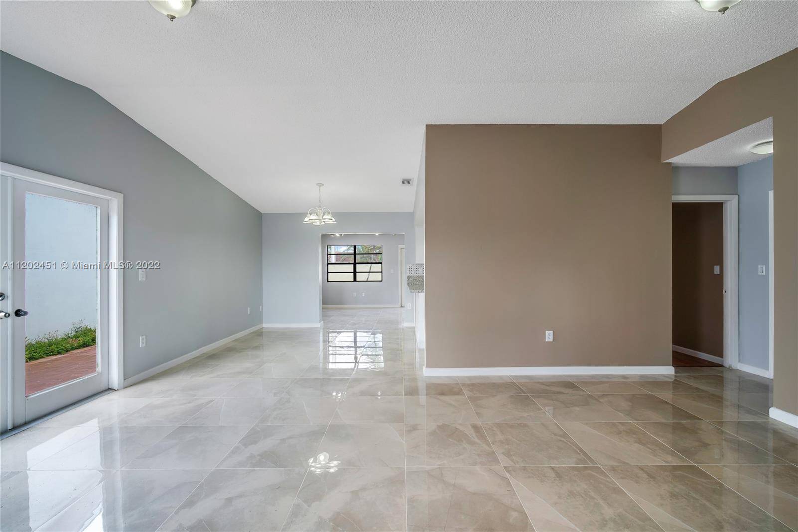 Miami, FL 33184,901 SW 137th Ct