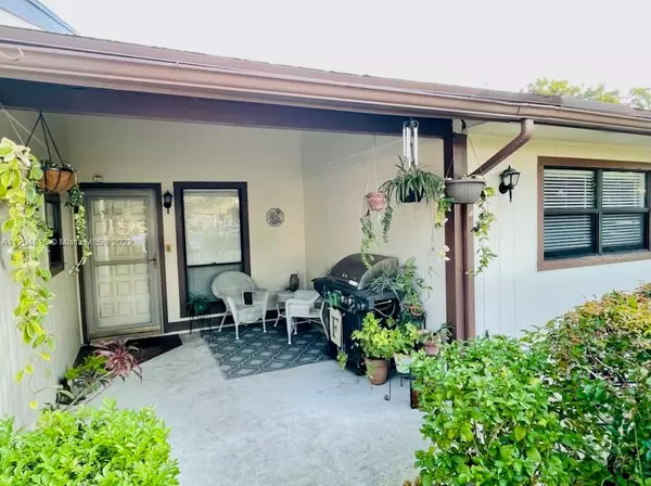 Boynton Beach, FL 33426,40 Kensington Ln #40