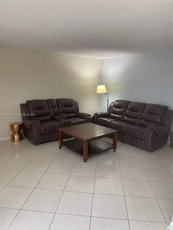 Deerfield Beach, FL 33442,2064 Ventnor P #2064