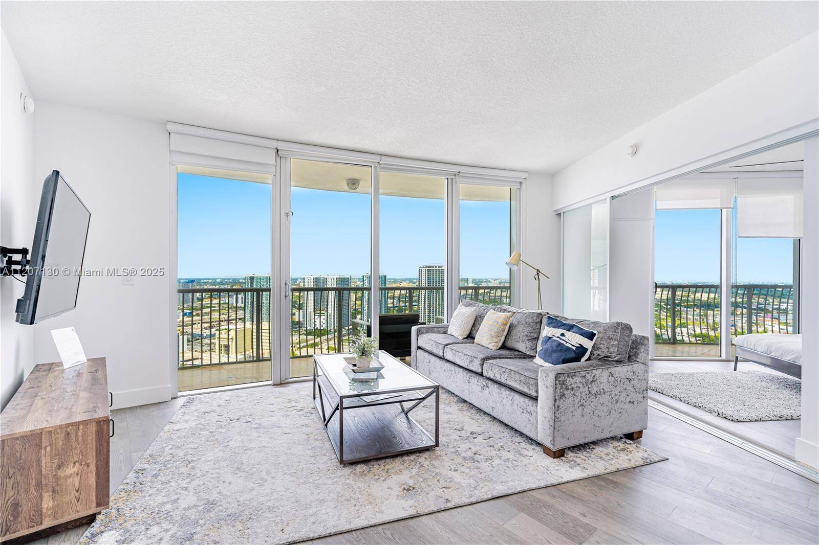 Miami, FL 33132,1750 N Bayshore Dr #3914