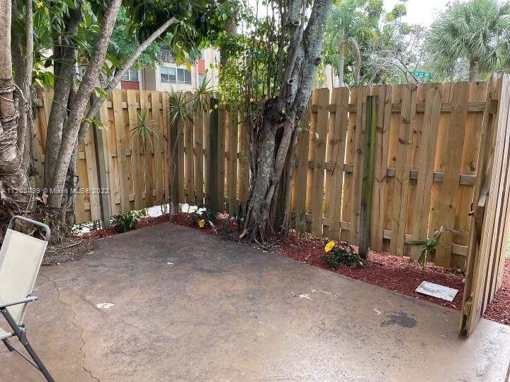 North Lauderdale, FL 33068,8215 SW 24th St #19D
