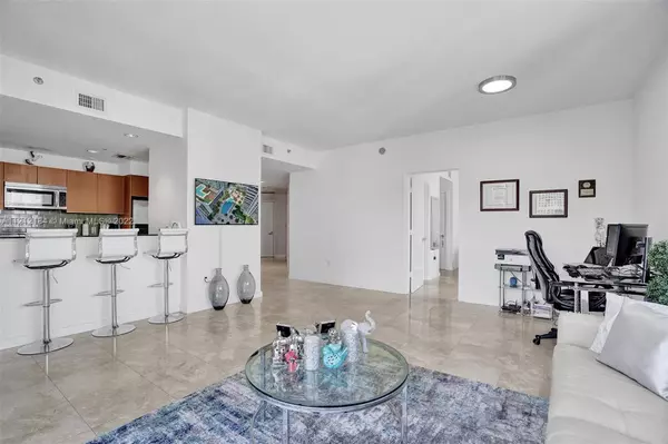 Miami, FL 33131,1060 Brickell Ave #3517