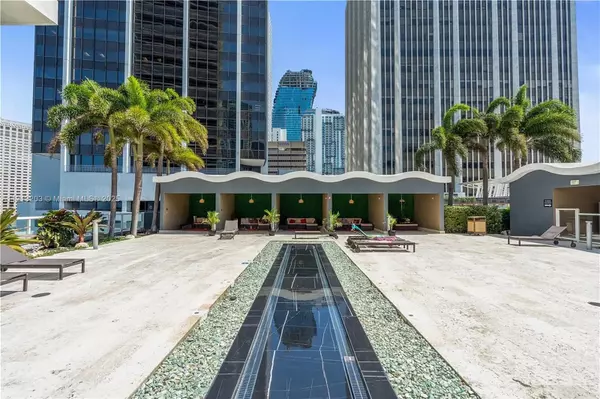 Miami, FL 33132,50 Biscayne Blvd #605
