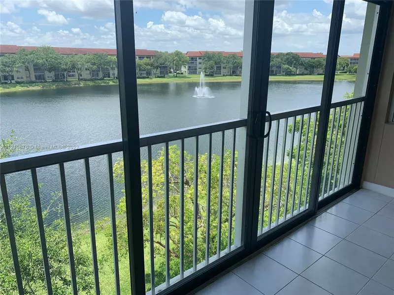 12900 SW 13th St #403E, Pembroke Pines, FL 33027