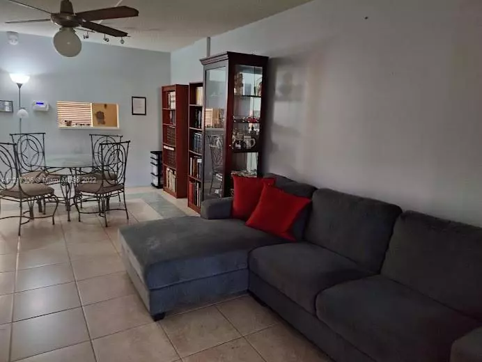 2600 NW 49th Ave #409, Lauderdale Lakes, FL 33313