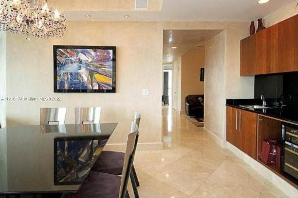 Sunny Isles Beach, FL 33160,18101 Collins Ave #3901