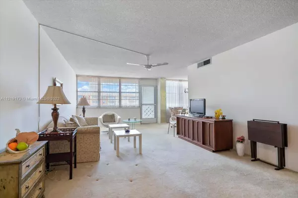 Sunny Isles Beach, FL 33160,250 174th St #2206