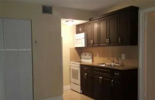 Lauderhill, FL 33313,2050 NW 43rd Ter #4