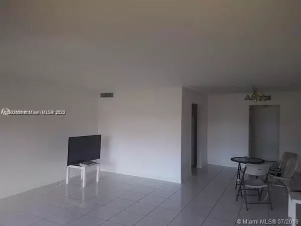 North Miami, FL 33181,11855 NE 19th Dr #16