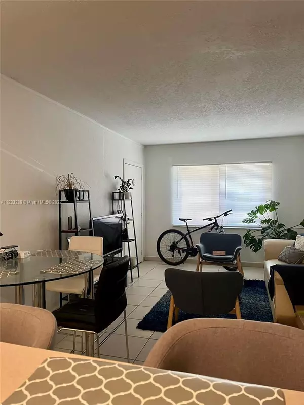 South Miami, FL 33143,Address not disclosed