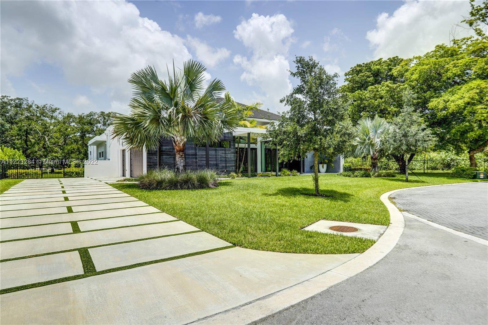 Davie, FL 33330,2617 Oak Park Dr