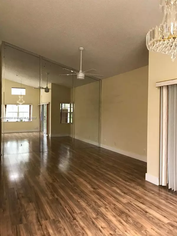 Weston, FL 33326,596 Bridgeton Rd