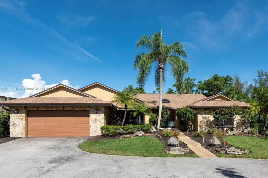 5725 NW 65th Ter, Parkland, FL 33067