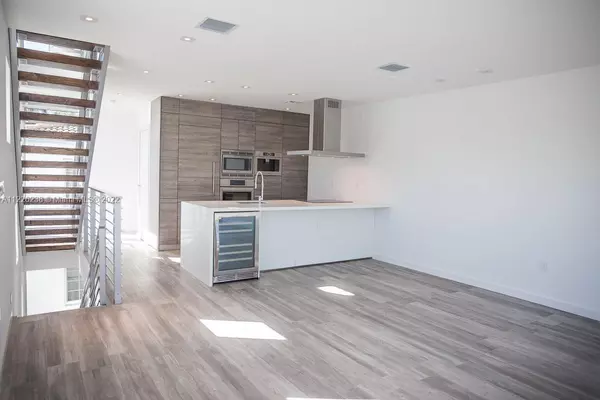 645 Michigan Ave #TH2, Miami Beach, FL 33139