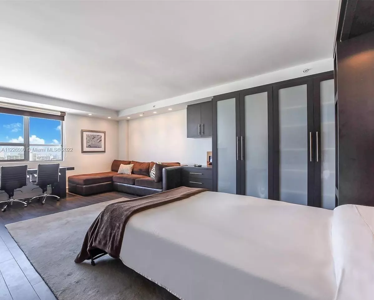 Miami Beach, FL 33139,1500 Bay Rd #1076S