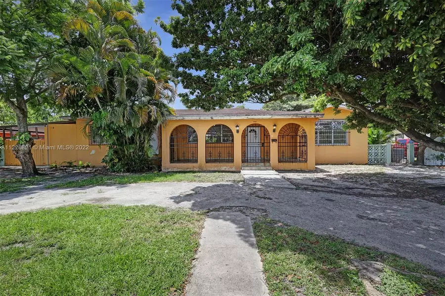 40 W 51st St, Hialeah, FL 33012